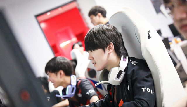 后方稳定 后方稳定