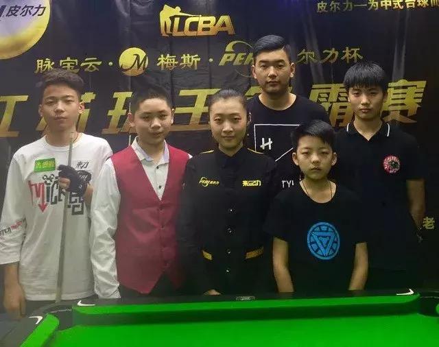 马丁内斯作 马丁内斯作